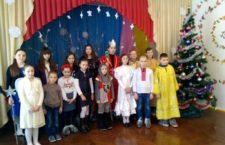 Вихованці недільної школи завітали з привітанням до школи та дитячого садка в Хмільницькому районі.